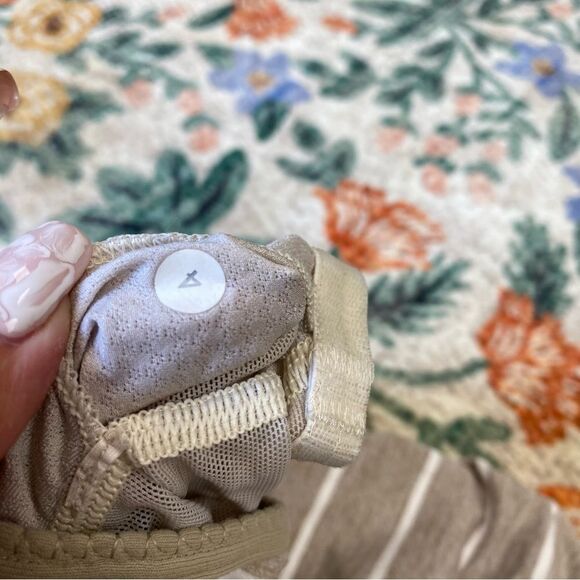 Lululemon Open Your Heart Cayman Stripe Tank Sz 4 - Picture 5 of 5